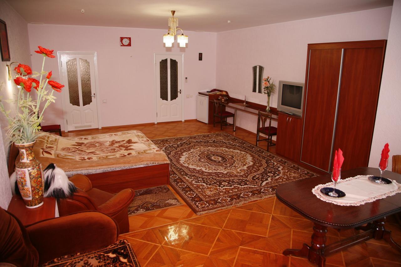 Anzhelina Otel Herson Dış mekan fotoğraf