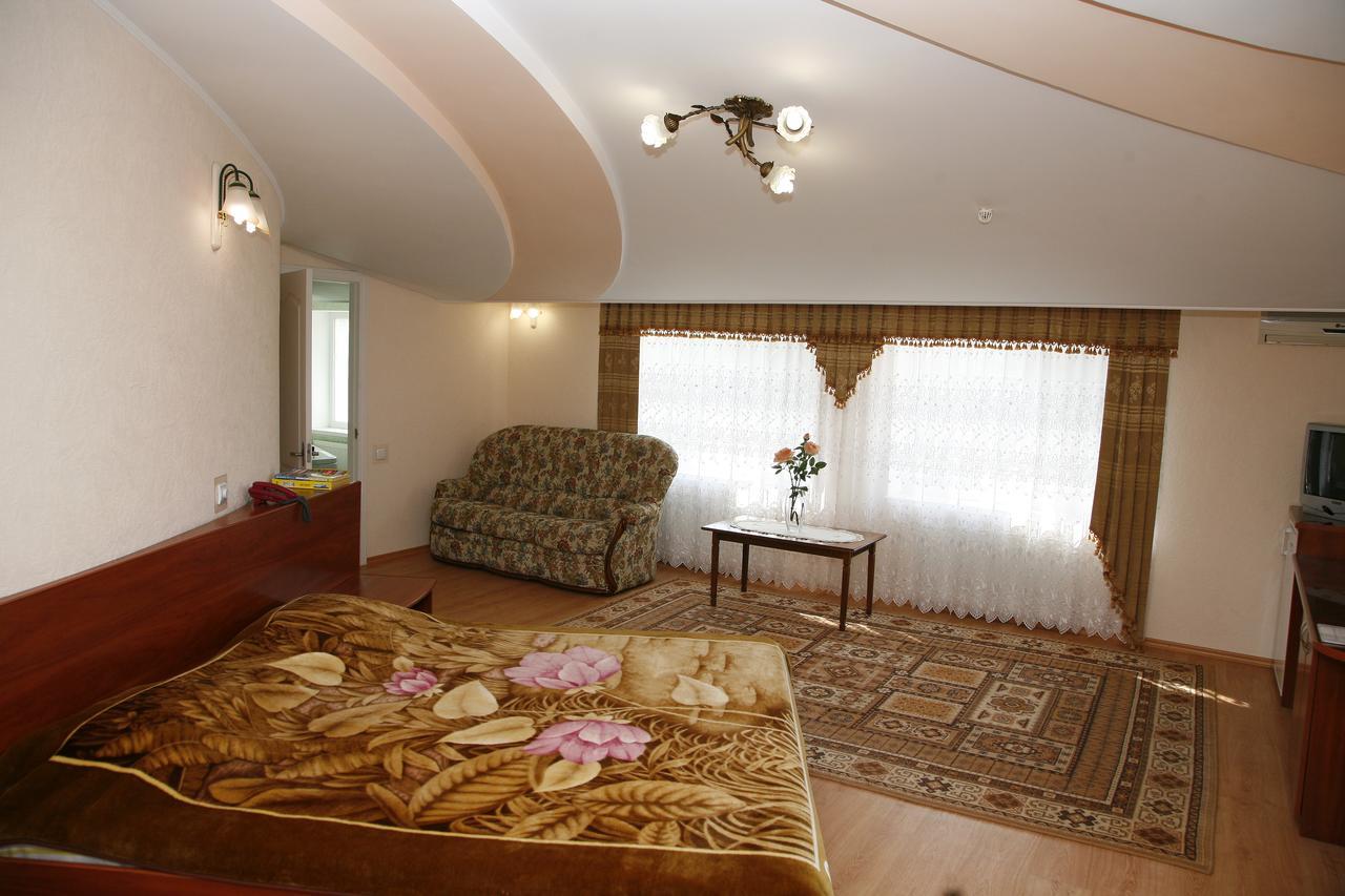 Anzhelina Otel Herson Dış mekan fotoğraf