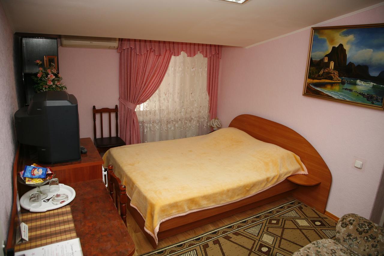 Anzhelina Otel Herson Dış mekan fotoğraf